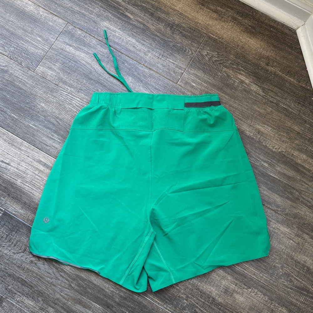 Lululemon green shorts S - Picture 3 of 4
